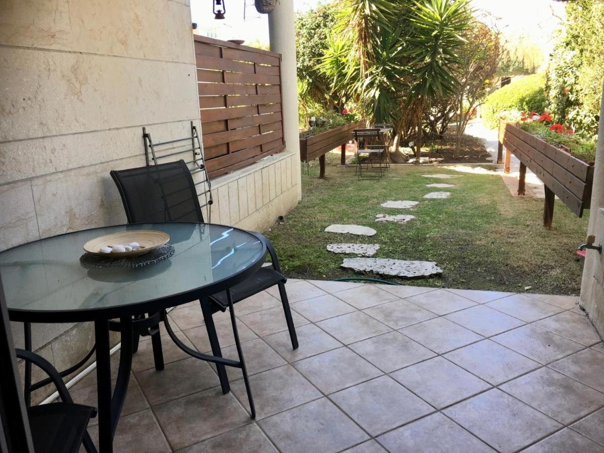 Last Minute Herzliya Bagian luar foto