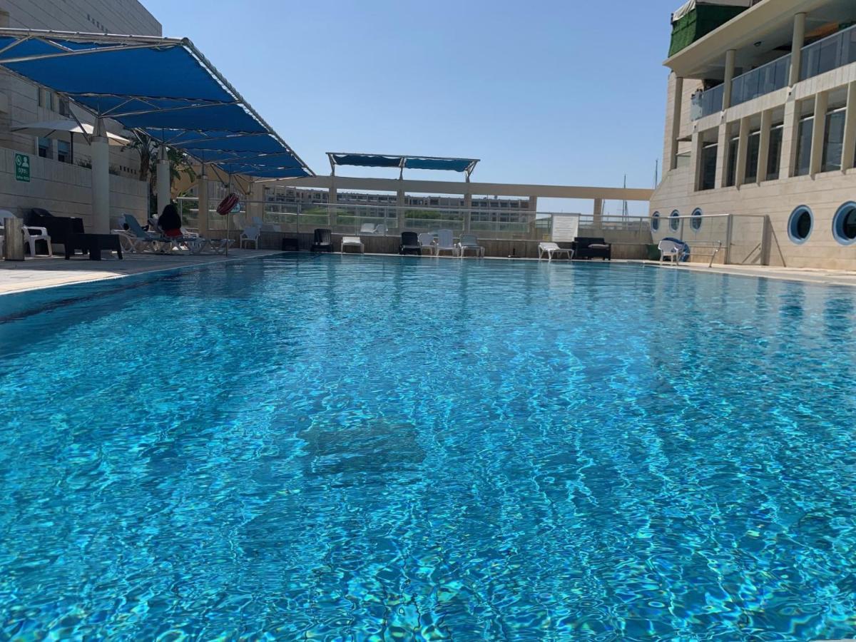 Last Minute Herzliya Bagian luar foto
