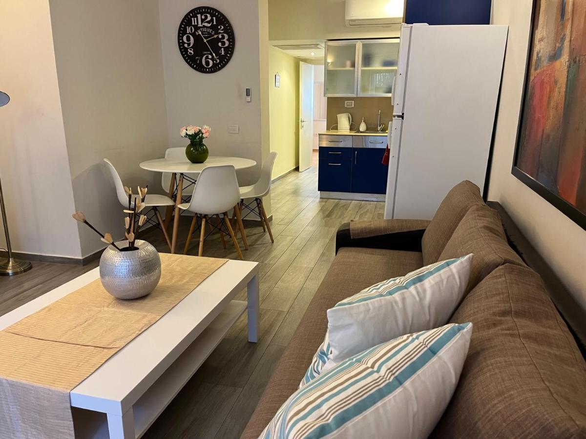Last Minute Herzliya Bagian luar foto