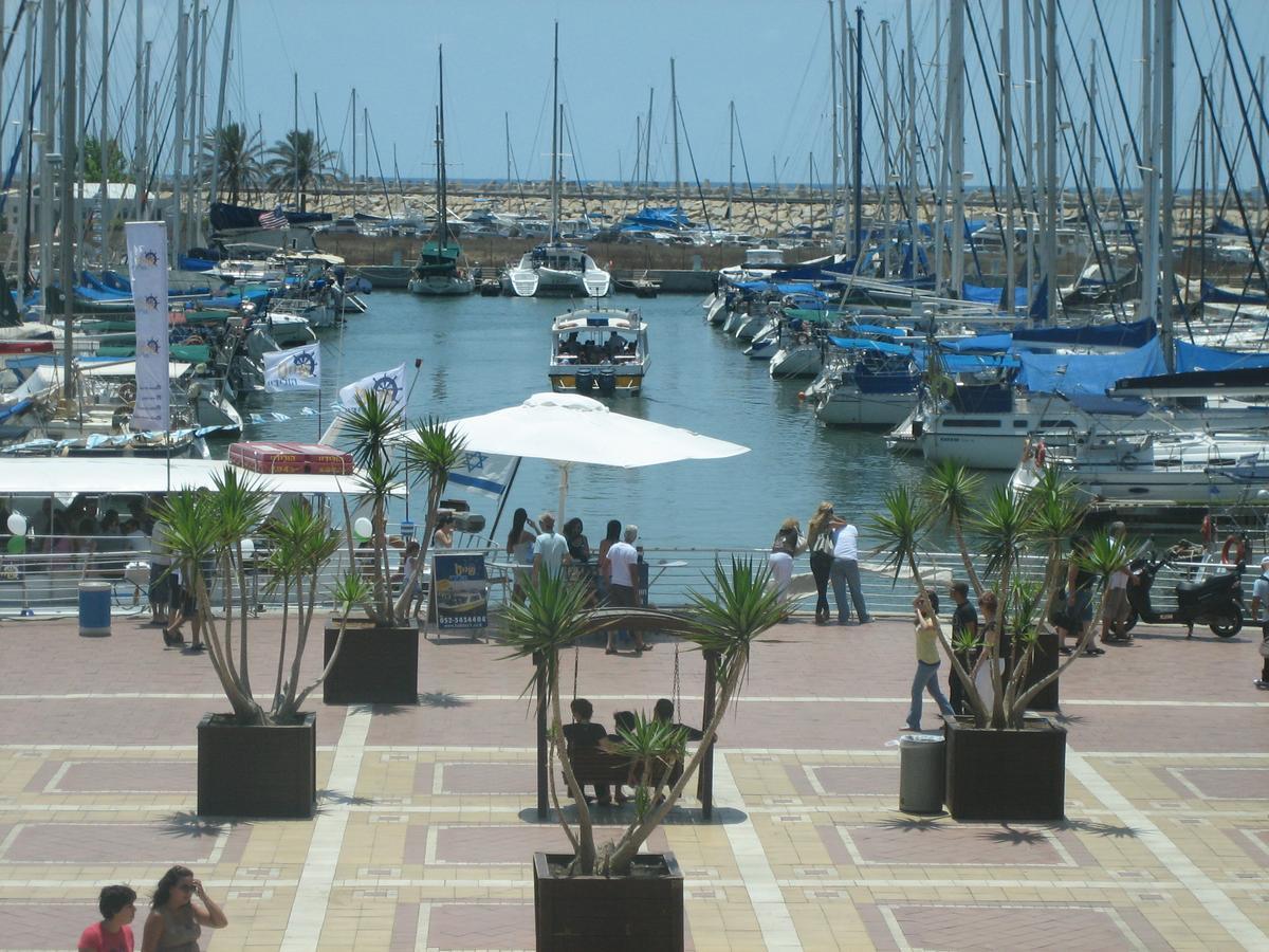Last Minute Herzliya Bagian luar foto