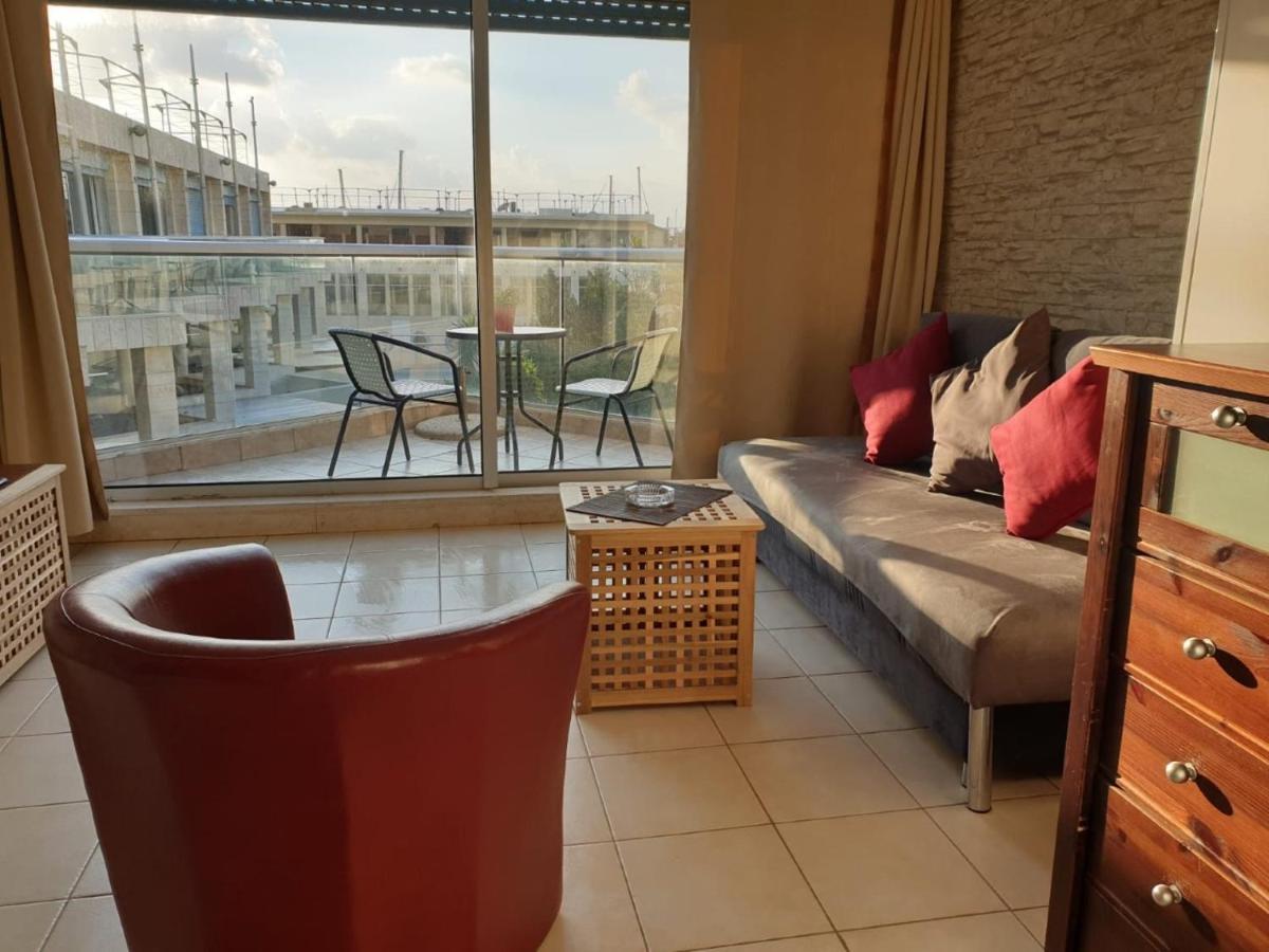 Last Minute Herzliya Bagian luar foto