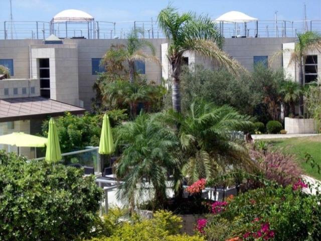 Last Minute Herzliya Bagian luar foto