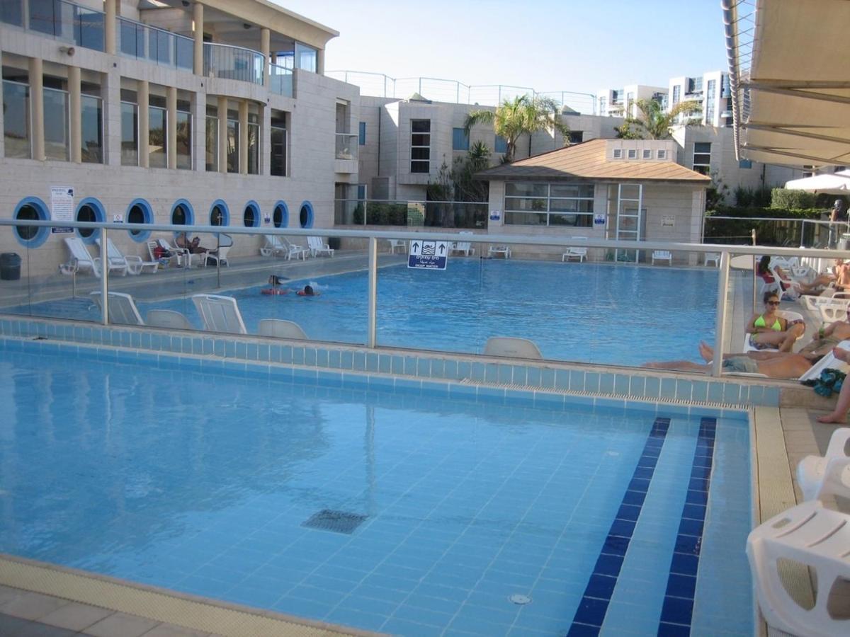 Last Minute Herzliya Bagian luar foto